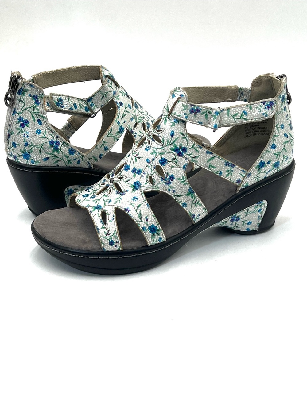 JBU By Jambu Northstar White Blue Floral Laser Cut Cottagecore Wedge Sandals 8